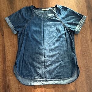 Denim Short Sleeve top with Dolphin Hem